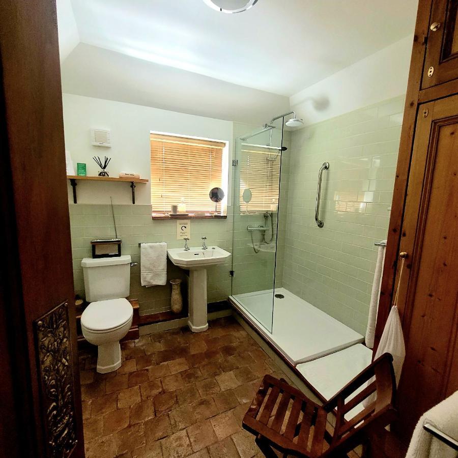 The Old School B&B Τσίτσεστερ Εξωτερικό φωτογραφία