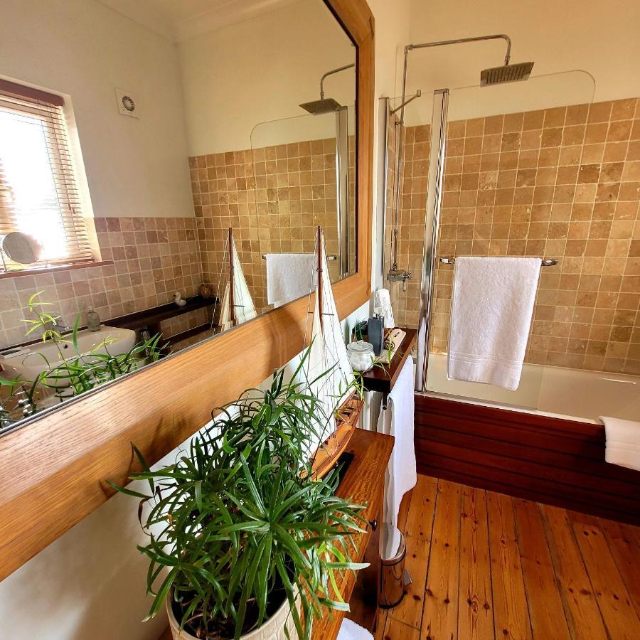 The Old School B&B Τσίτσεστερ Εξωτερικό φωτογραφία